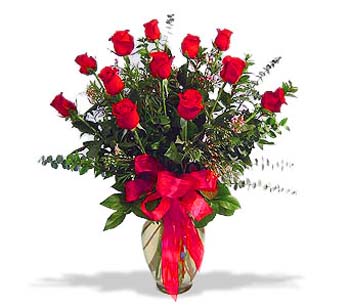 Görsel ve farklı bir çiçek isteyenler için  sevene özel çiçek camda 11 gül Ankara çiçek gönder firması şahane ürünümüz 